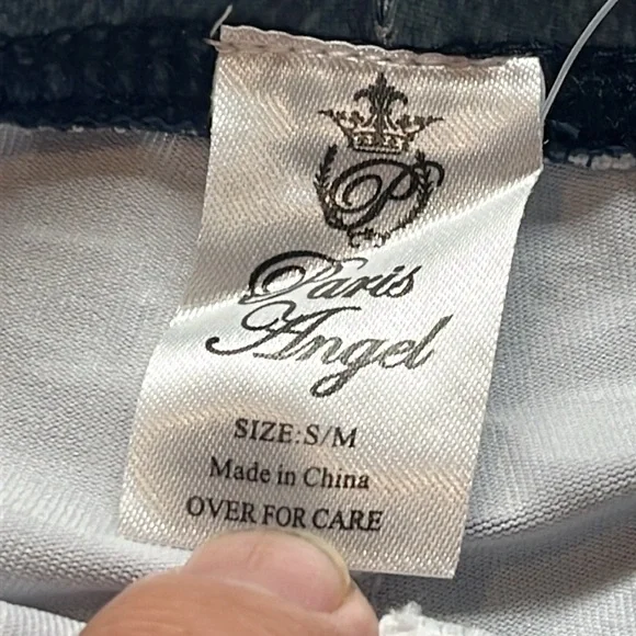 NWT Paris Angle Ripped Jean With Bedazzle Size Small - Picture 17 of 17